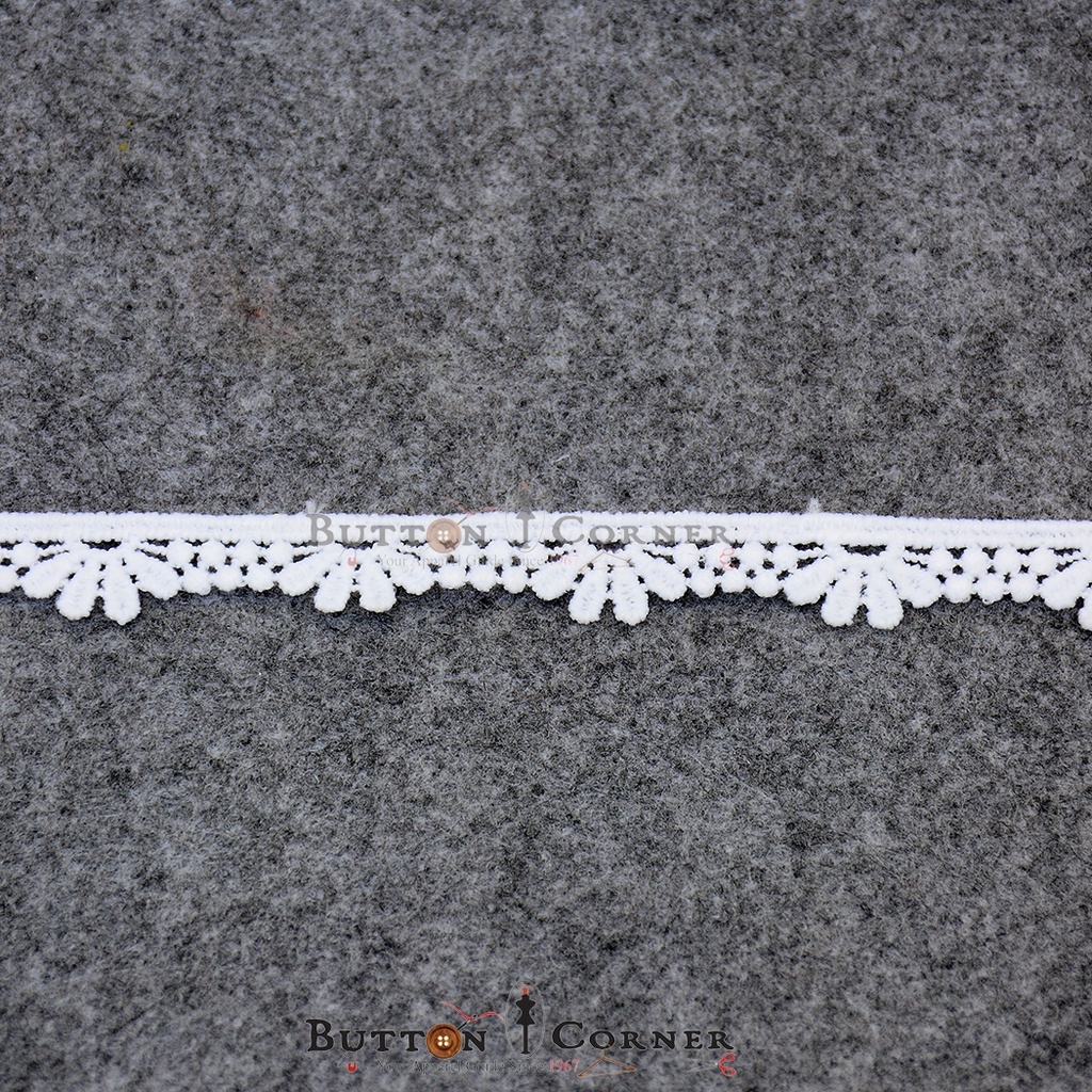 One Side Border Shuttle Lace