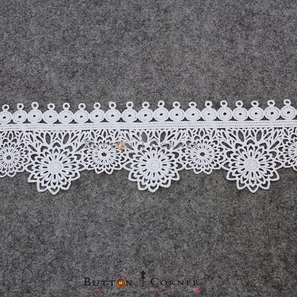 One Side Border Shuttle Lace