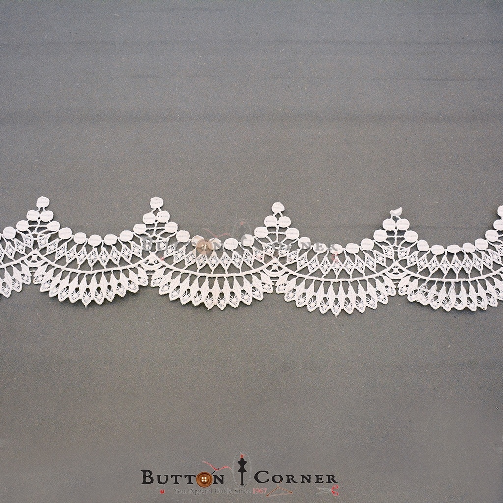 One Side Border Shuttle Lace