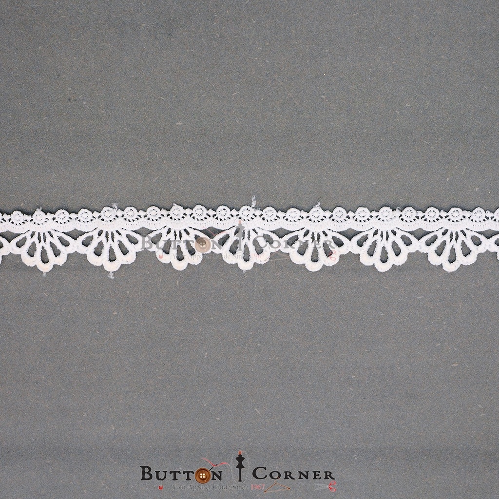 One Side Border Shuttle Lace