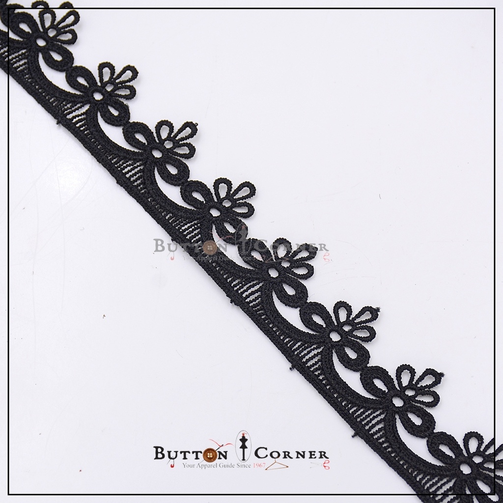 One Side Border Shuttle Lace