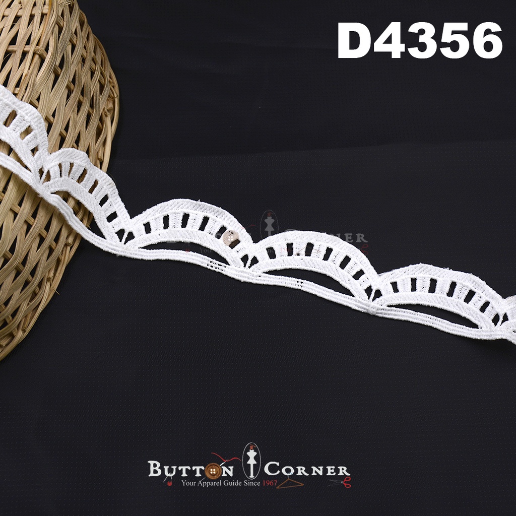 Shuttle One Side Border Lace