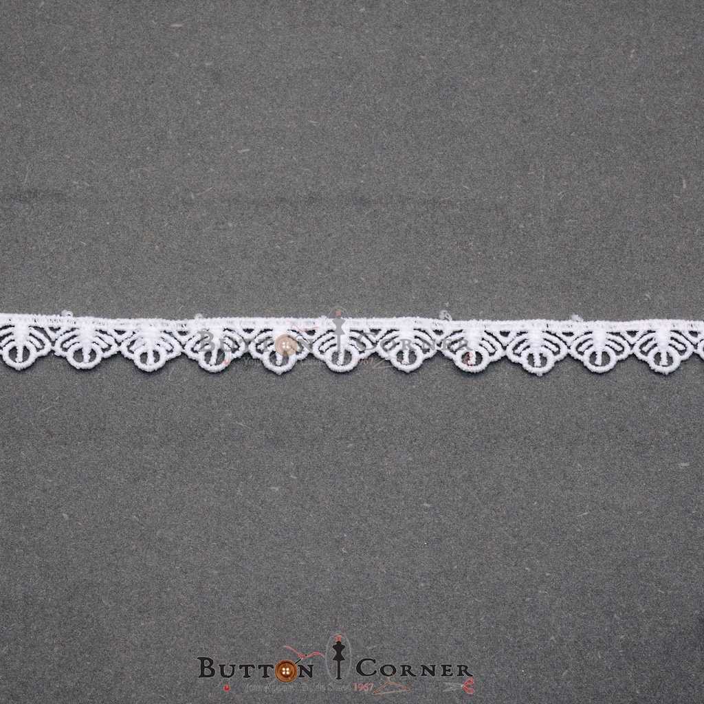 One Side Border Shuttle Lace