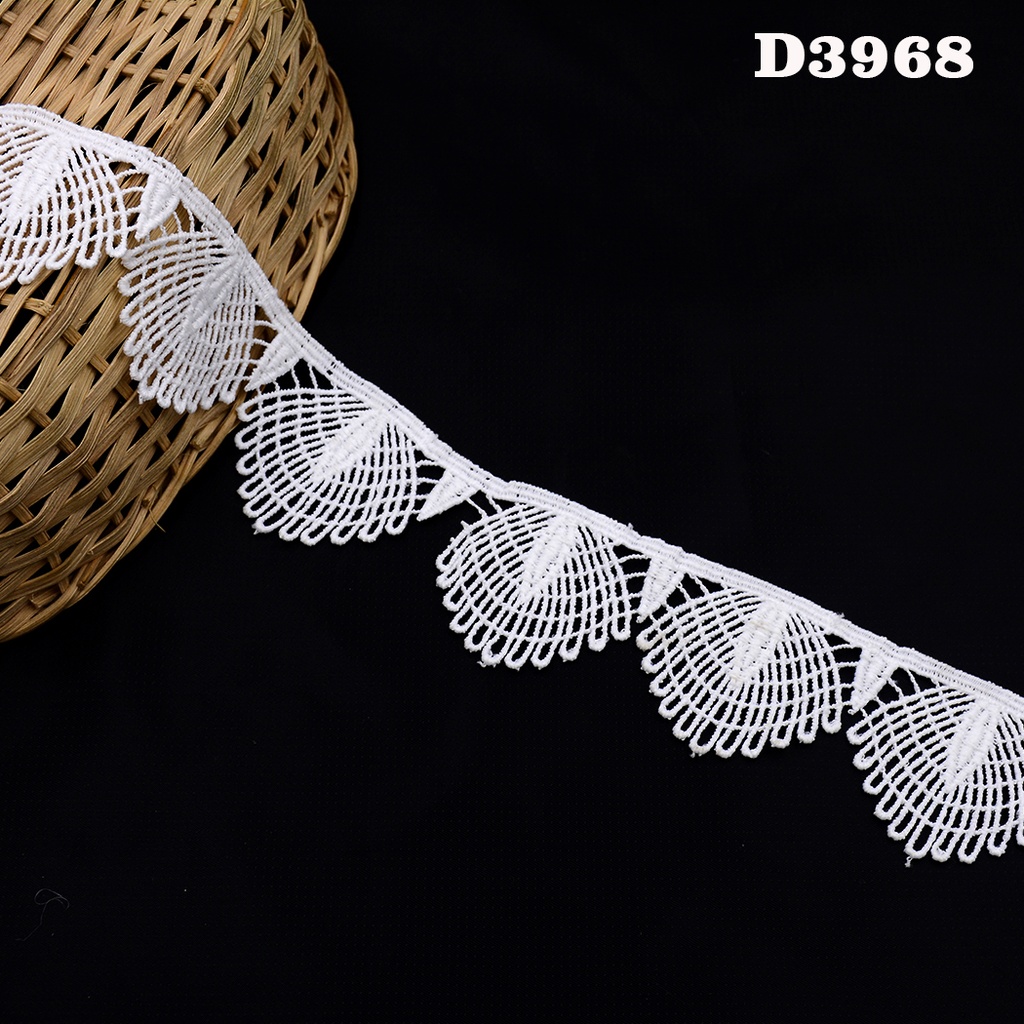 Shuttle One Side Border Lace