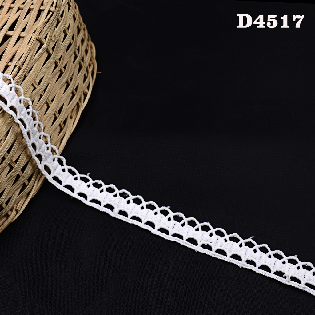 Shuttle One Side Border Lace