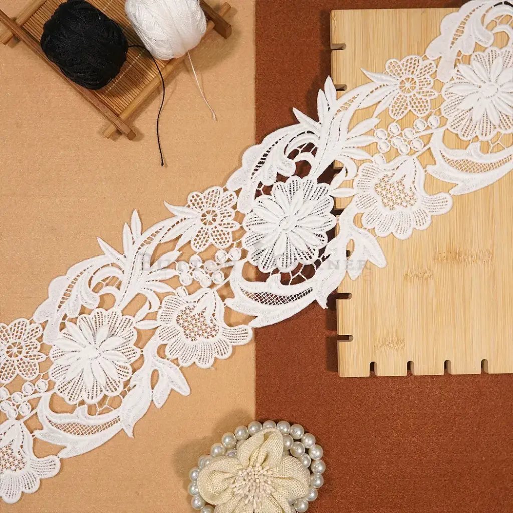 Sun Flower Shape Shuttle Lace