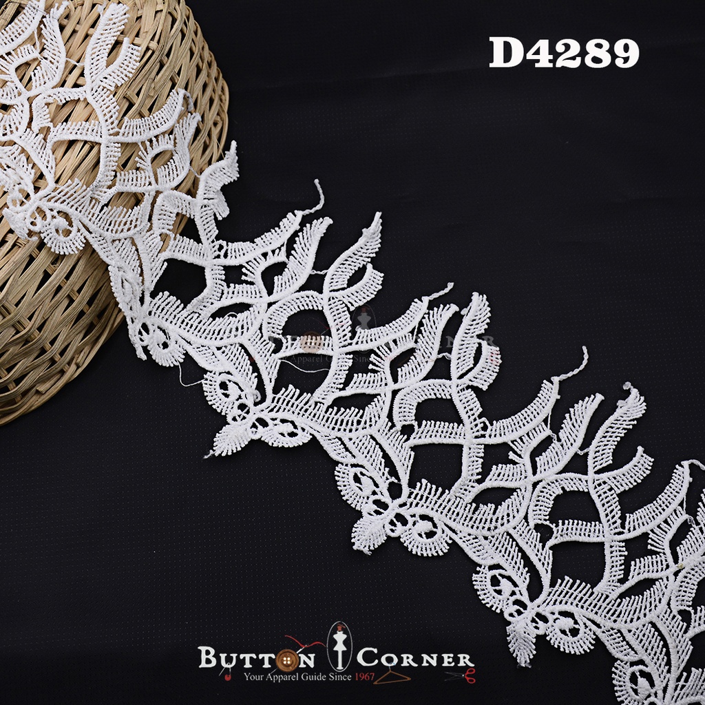 Shuttle Hanging Lace