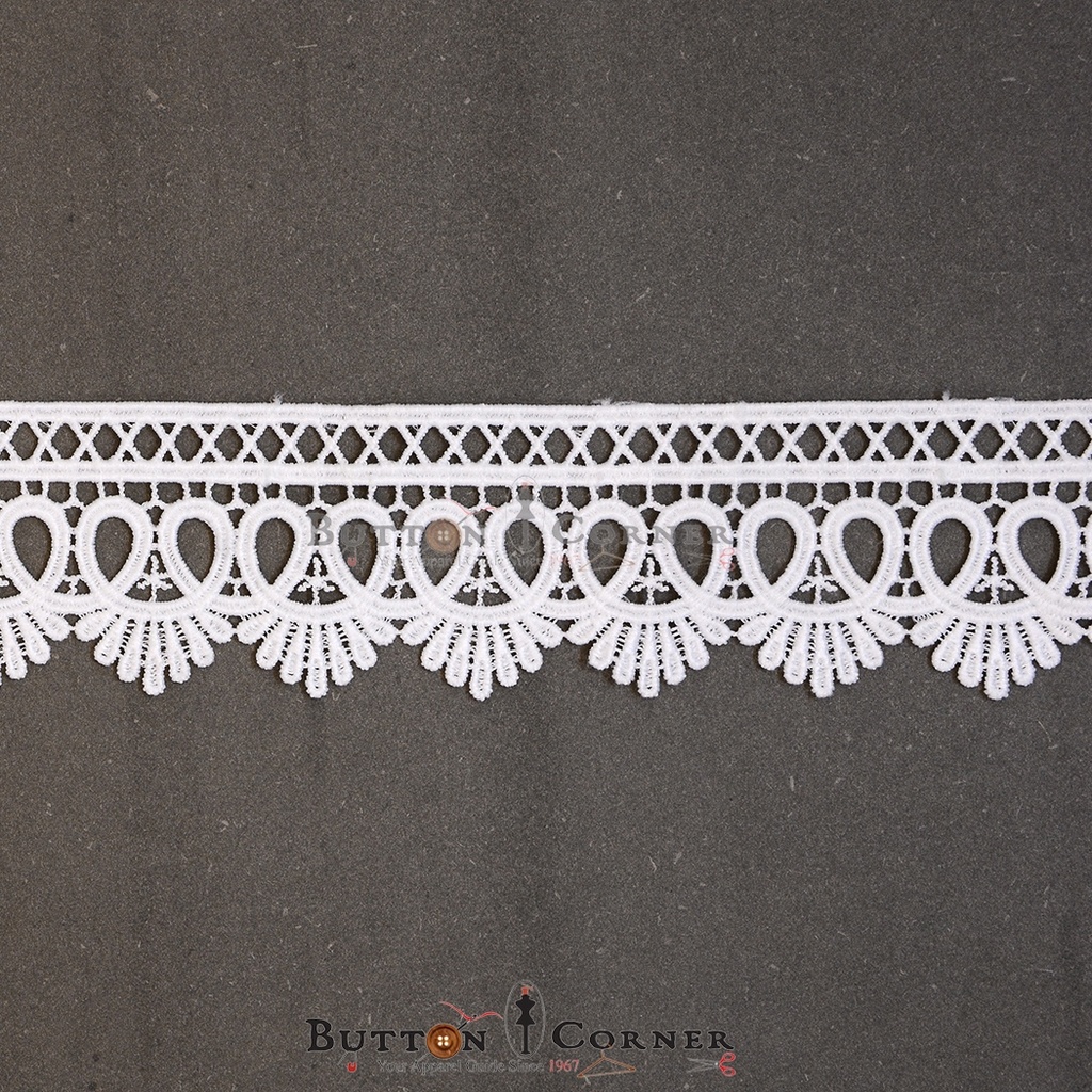 One Side Border Shuttle Lace