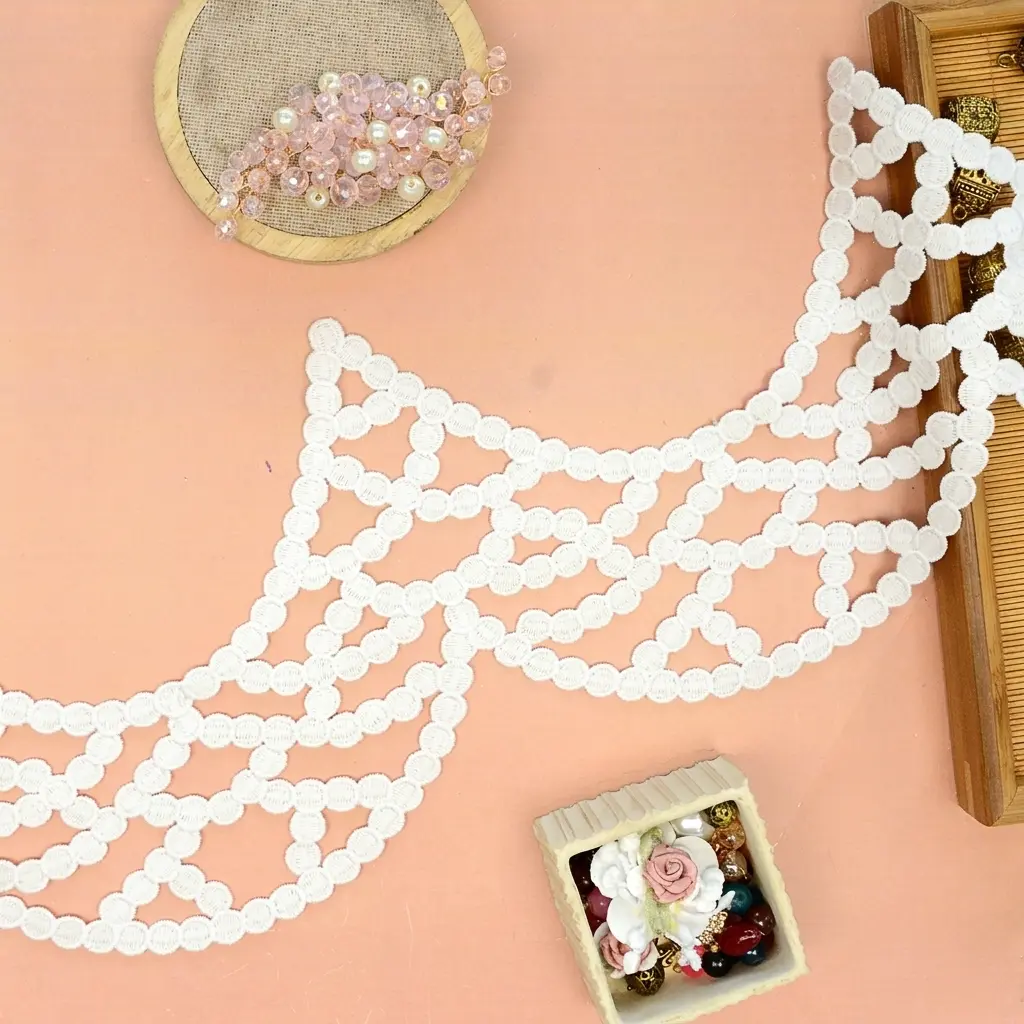 Geometrical Ring Pattern Scalloped Shuttle Lace