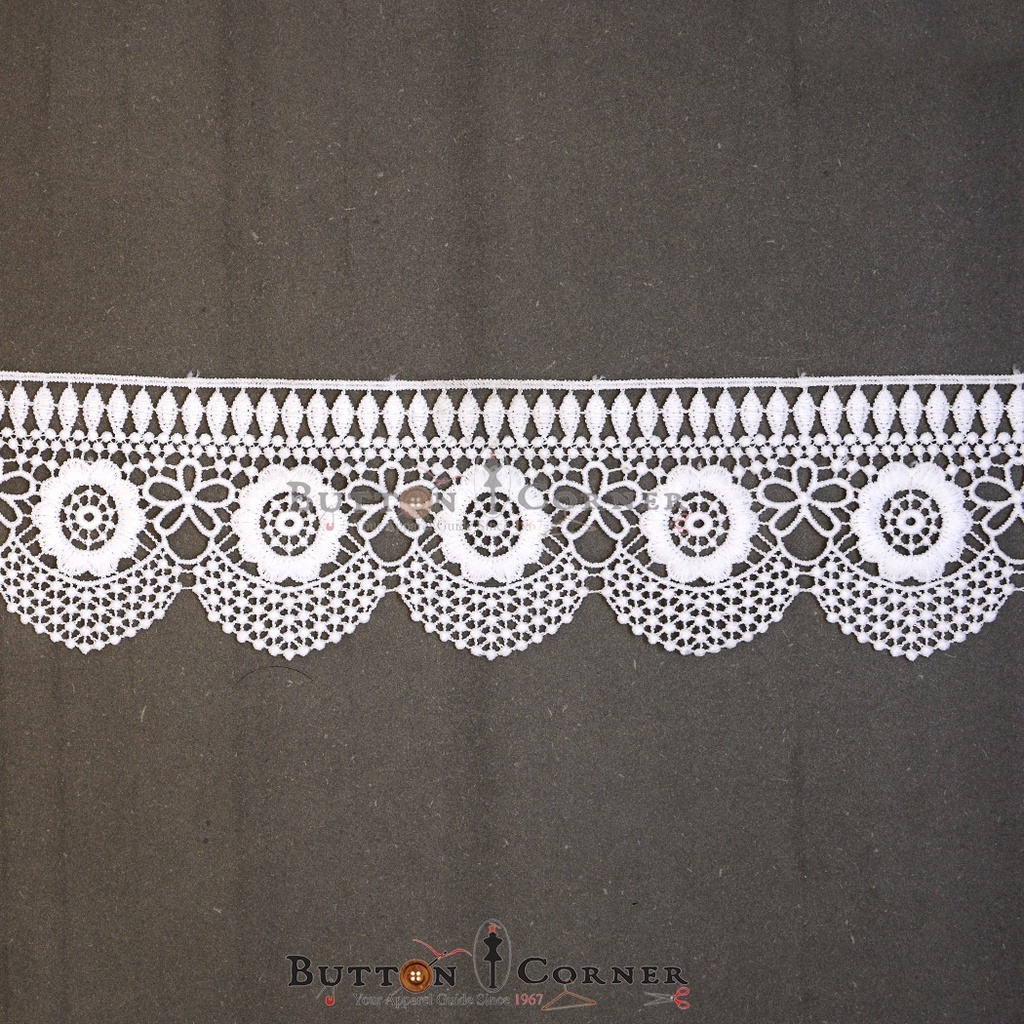 One Side Border Shuttle Lace