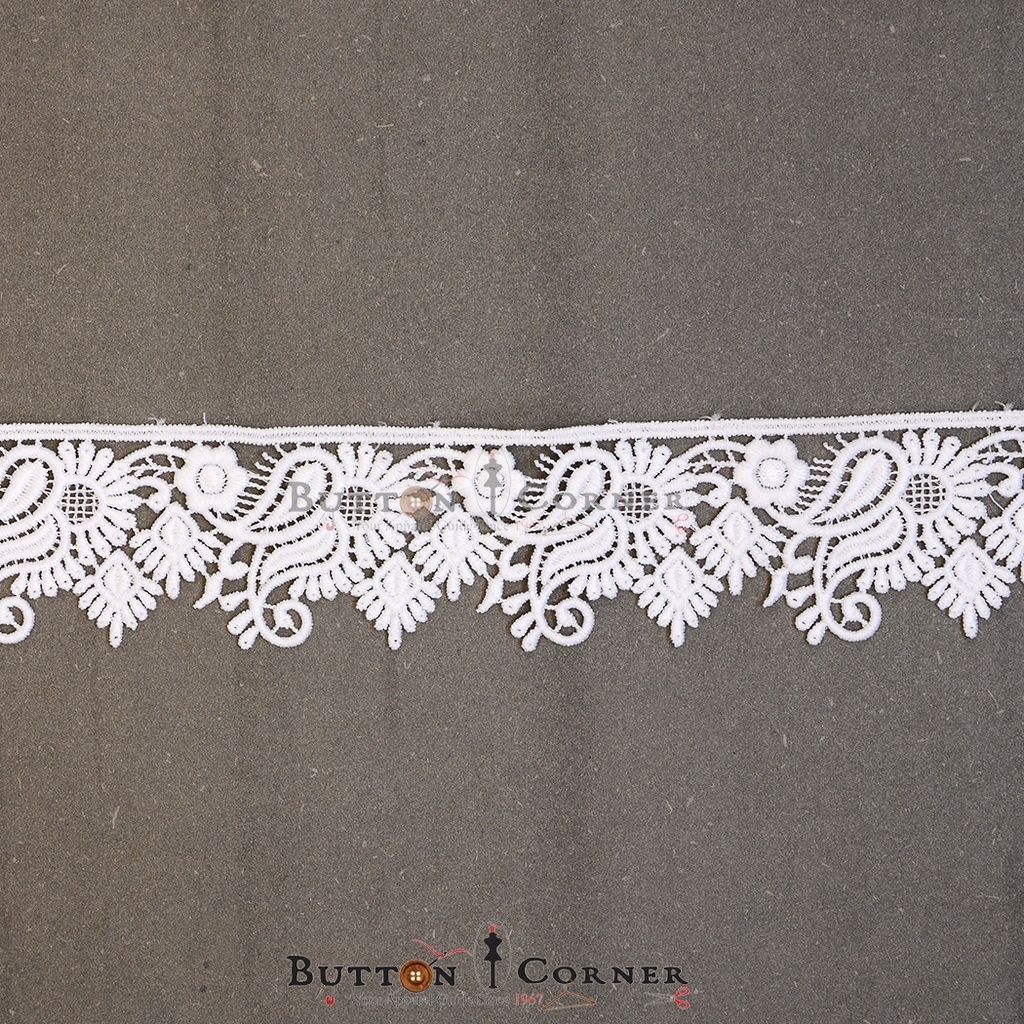 One Side Border Shuttle Lace