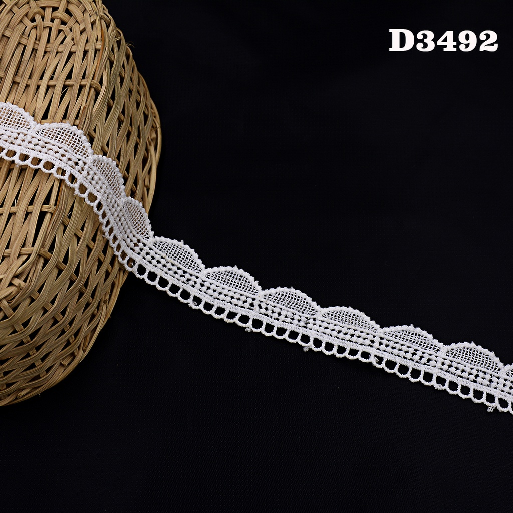 Shuttle One Side Border Lace