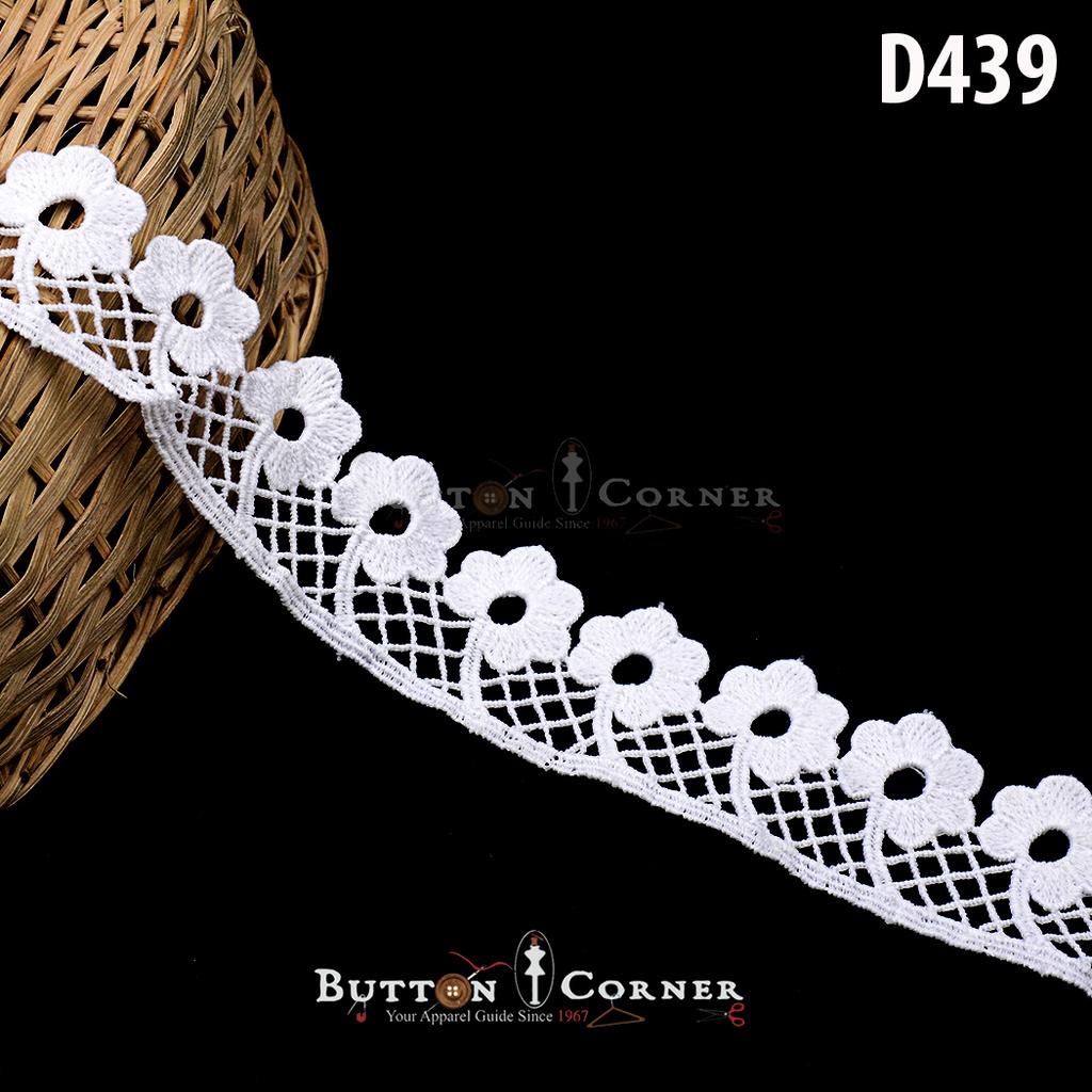 Shuttle One Side Border Lace