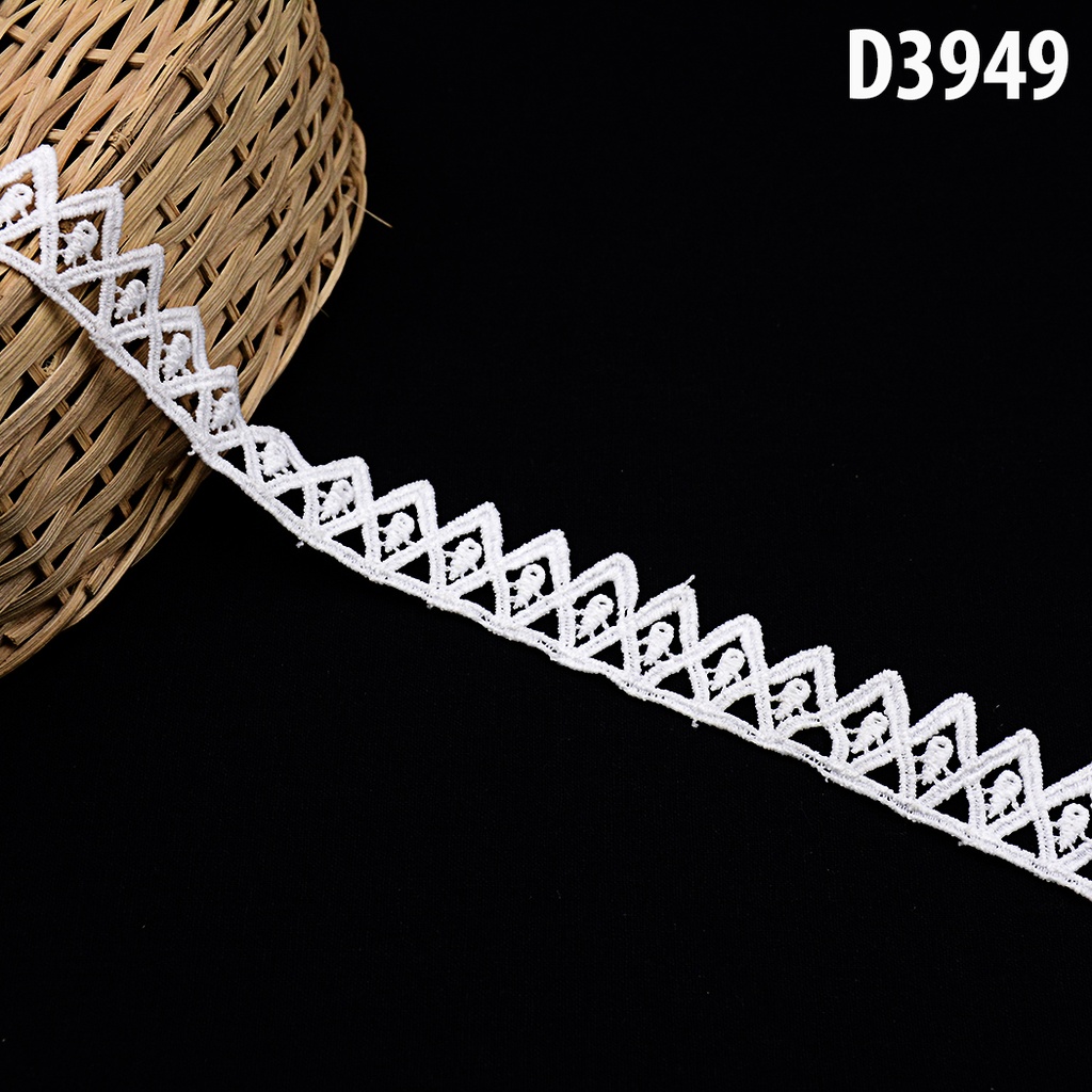 Shuttle One Side Border Lace