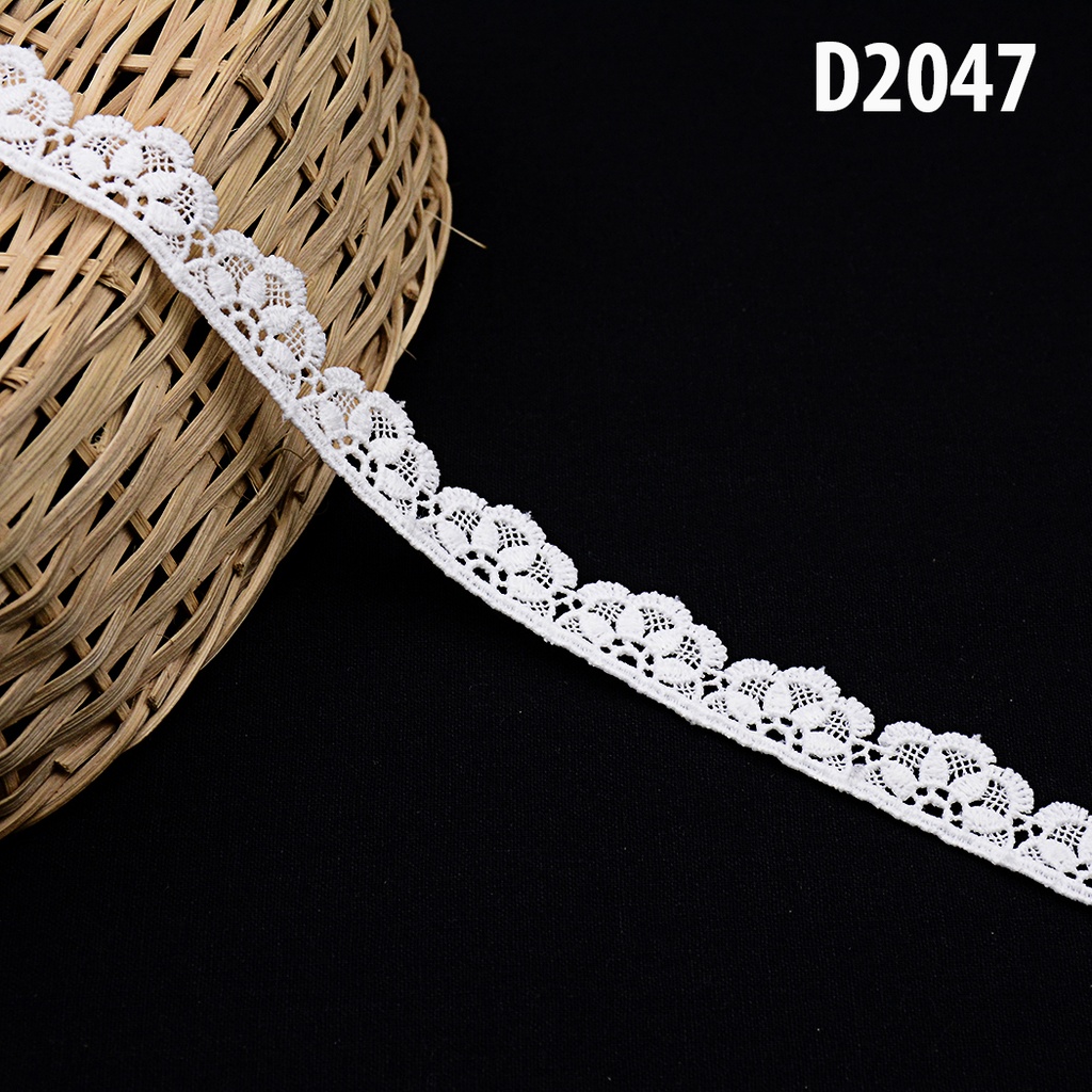 Shuttle One Side Border Lace