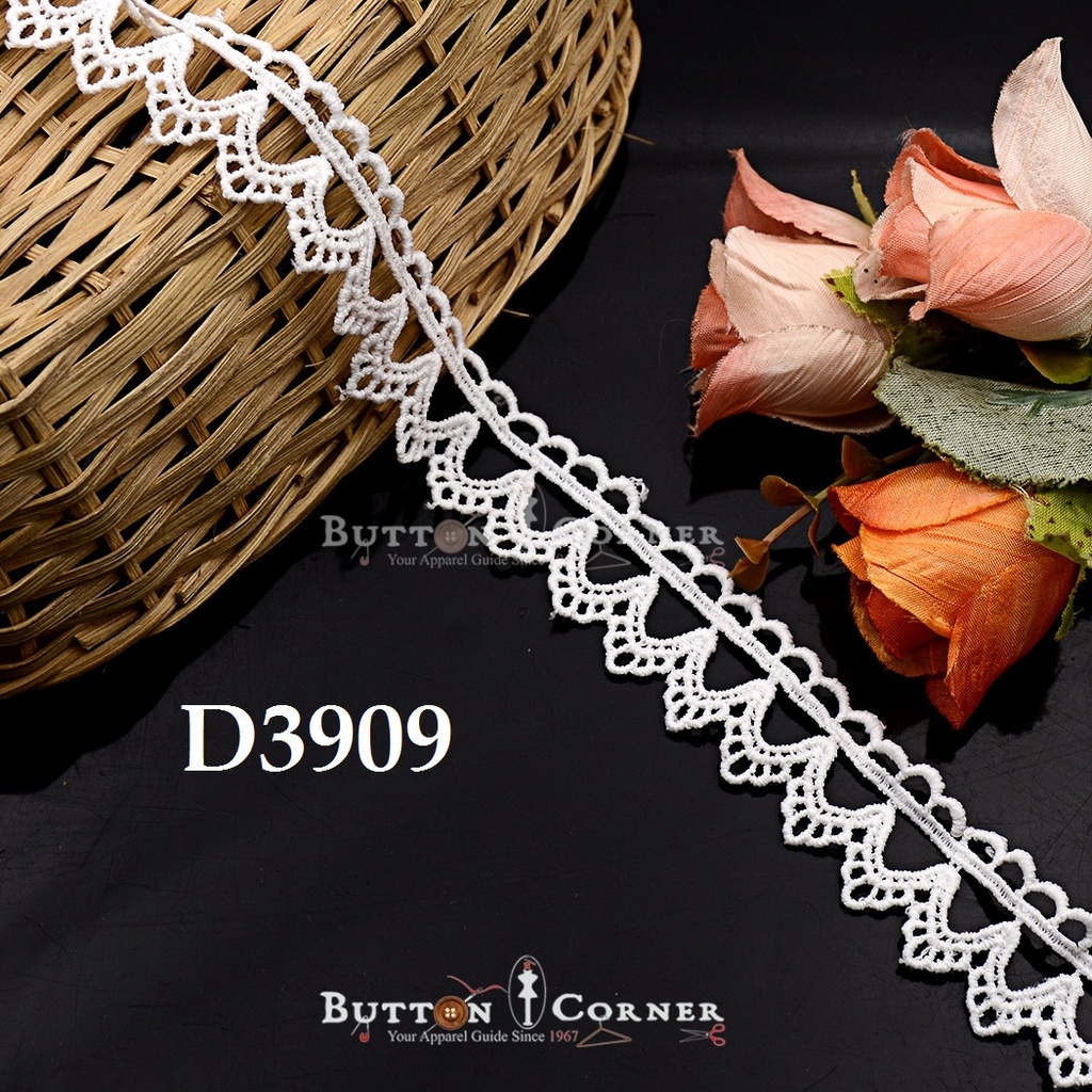 Shuttle One Side Border Lace