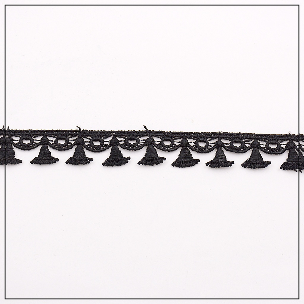 Shuttle Hanging Lace