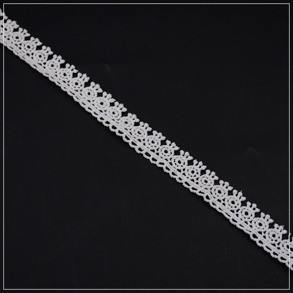 Shuttle One Side Border Lace