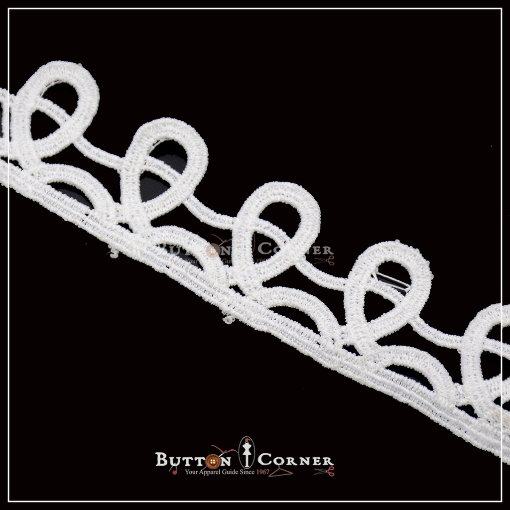 One Side Border Shuttle Lace