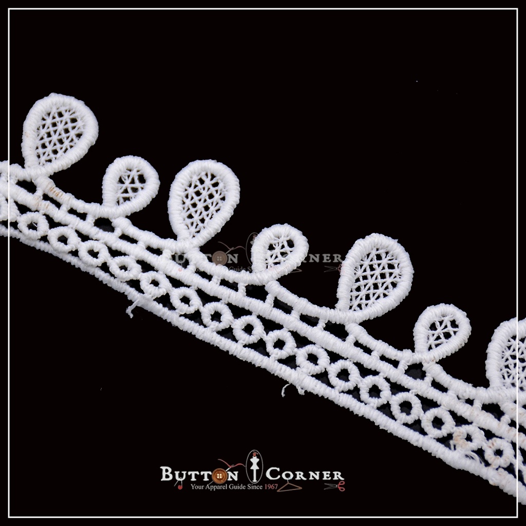 One Side Border Shuttle Lace