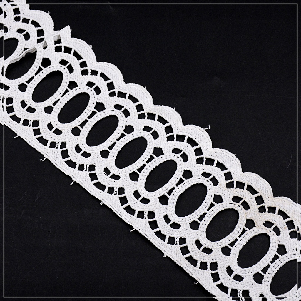 Shuttle One Side Border Lace