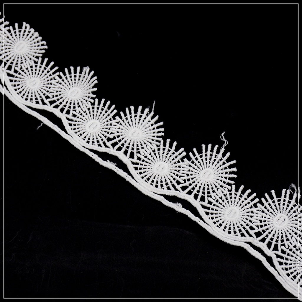 Shuttle One Side Border Lace