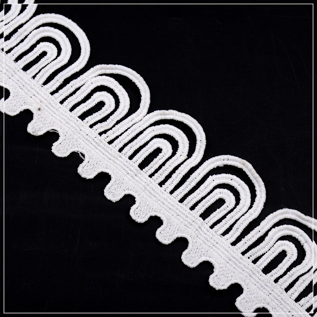Shuttle One Side Border Lace
