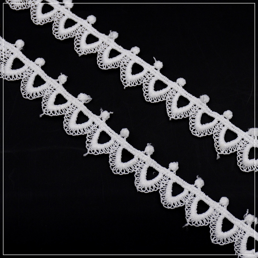 Shuttle One Side Border Lace