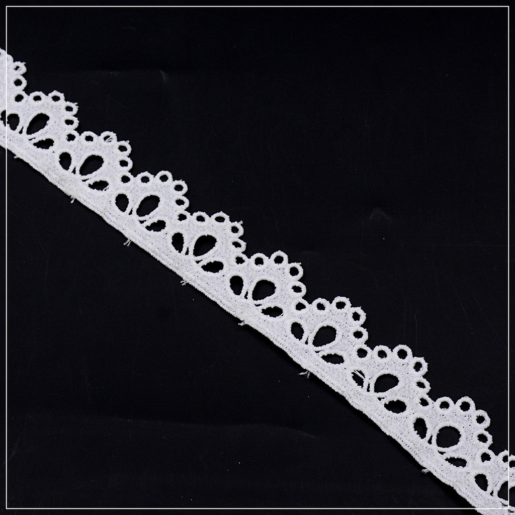 Shuttle One Side Border Lace