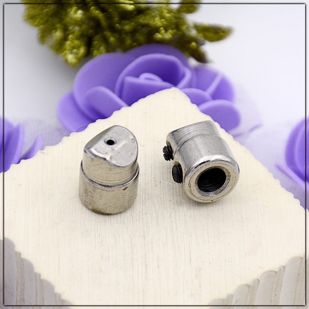 Needle Clamp With Screw