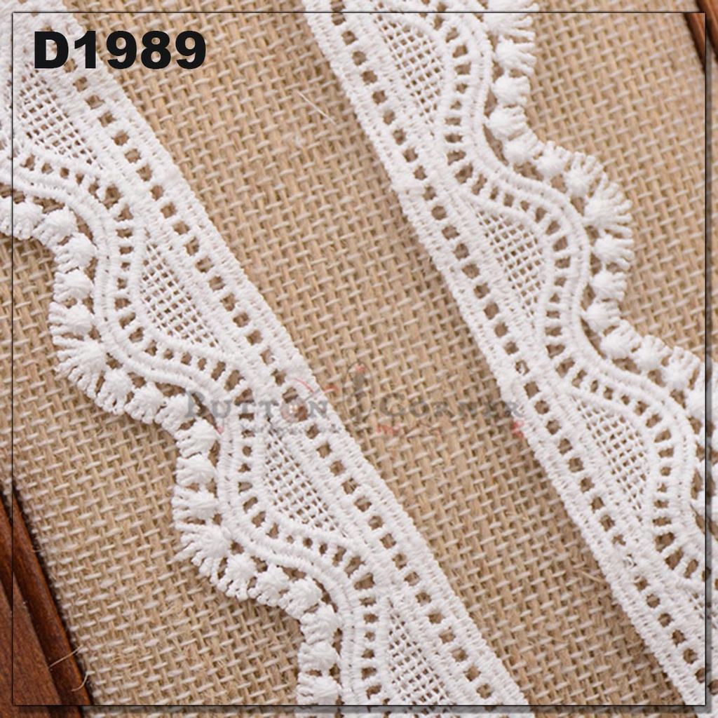 Shuttle One Side Border Lace