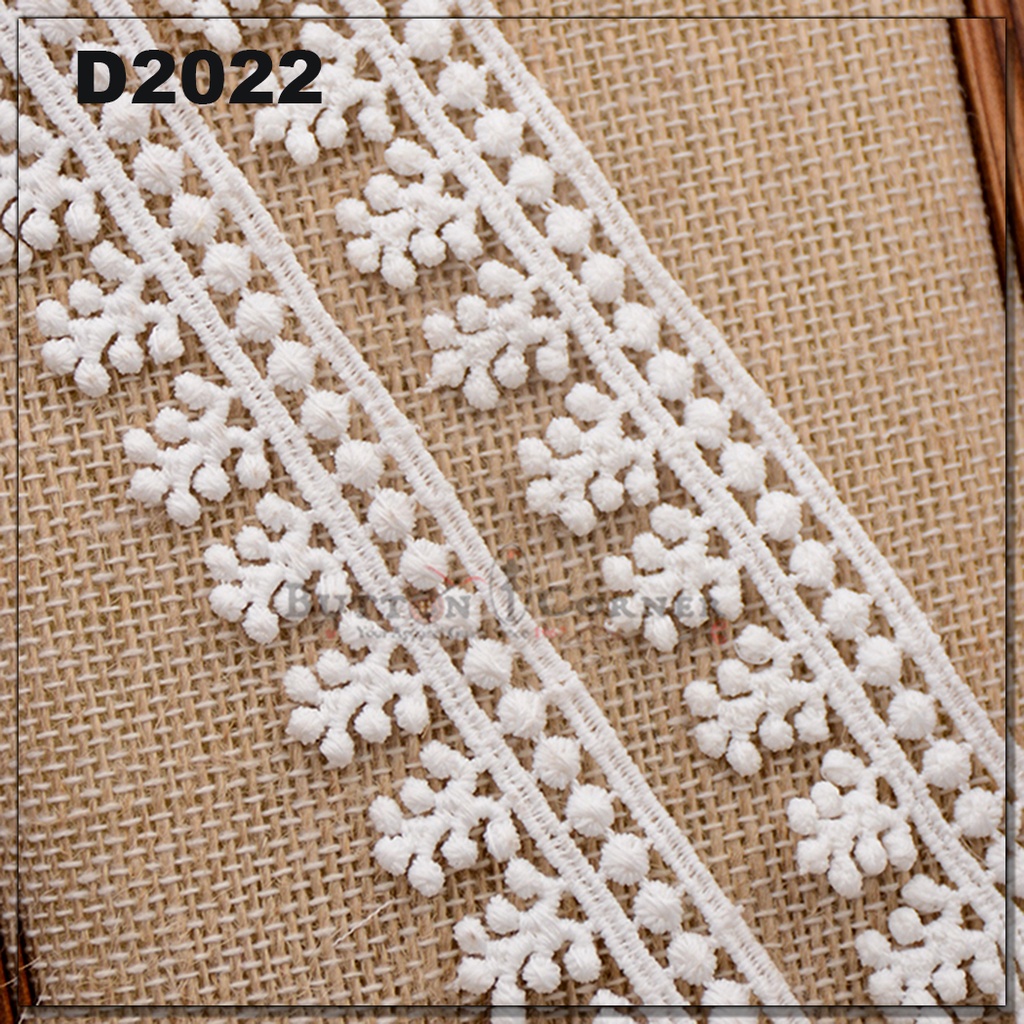Shuttle One Side Border Lace