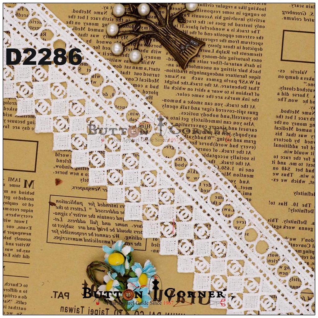 One Side Border Shuttle Lace