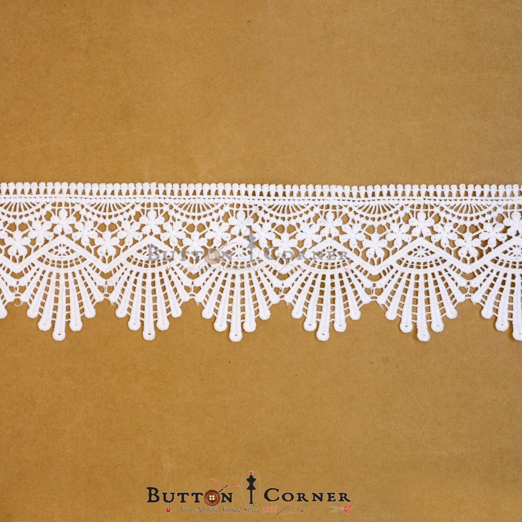 One Side Border Shuttle Lace