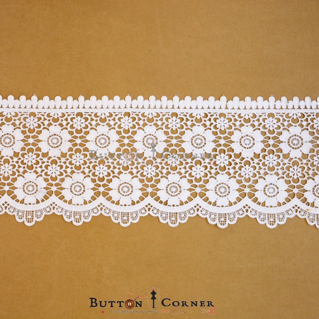 One Side Border Shuttle Lace