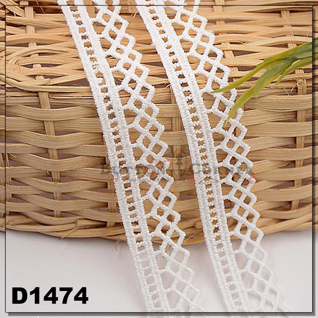 Shuttle One Side Border Lace