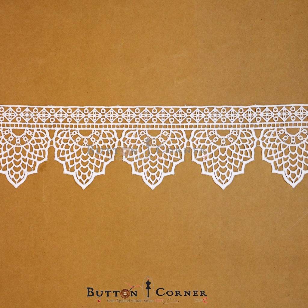 One Side Border Shuttle Lace