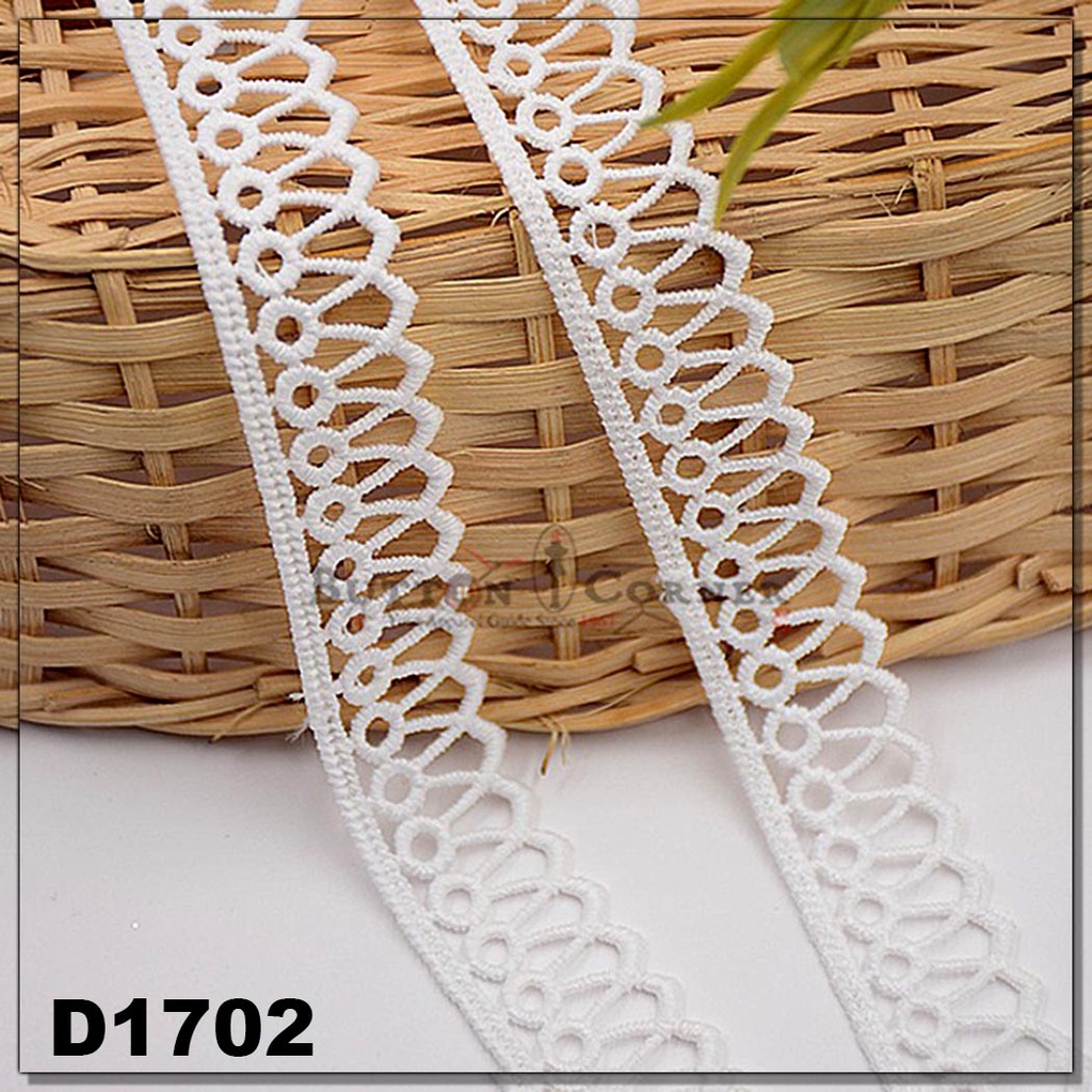 Shuttle One Side Border Lace