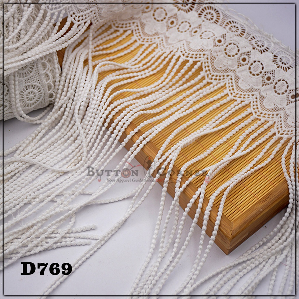 Shuttle Hanging Lace