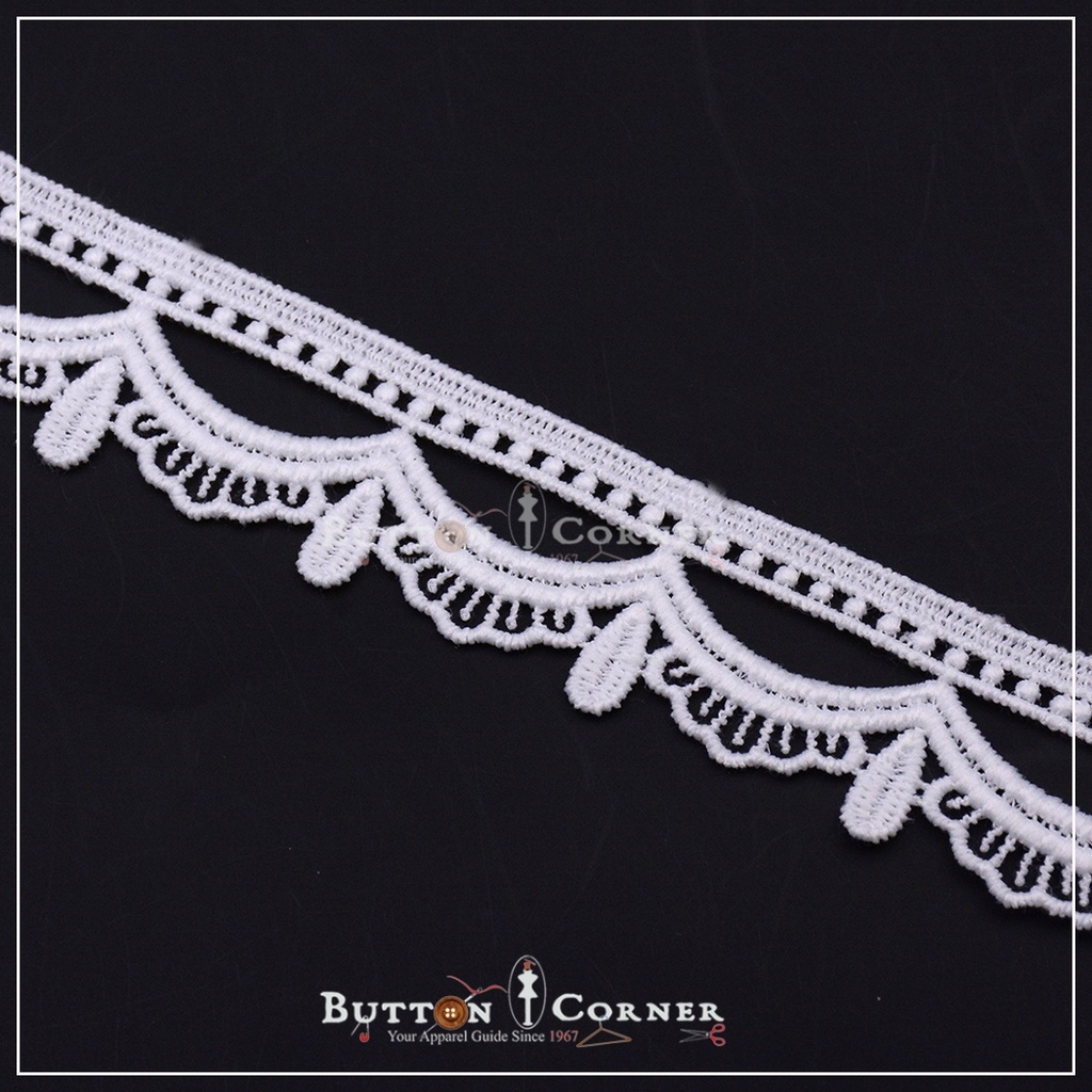 One Side Border Shuttle Lace