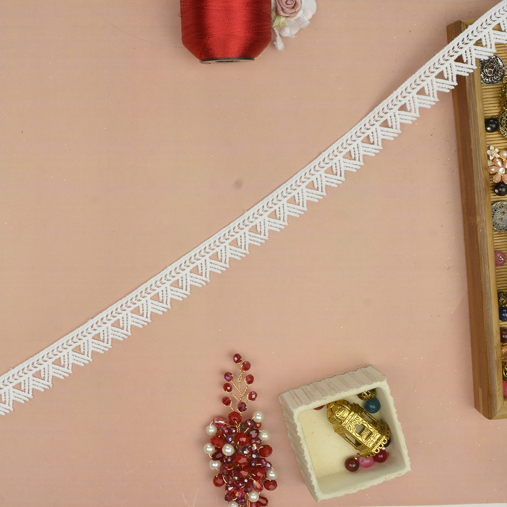 One Side Border Shuttle Lace