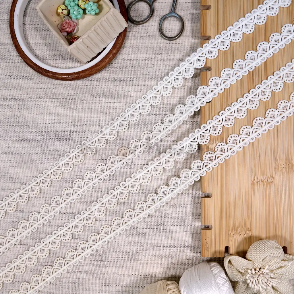 Scalloped Crest Edging Style Lace