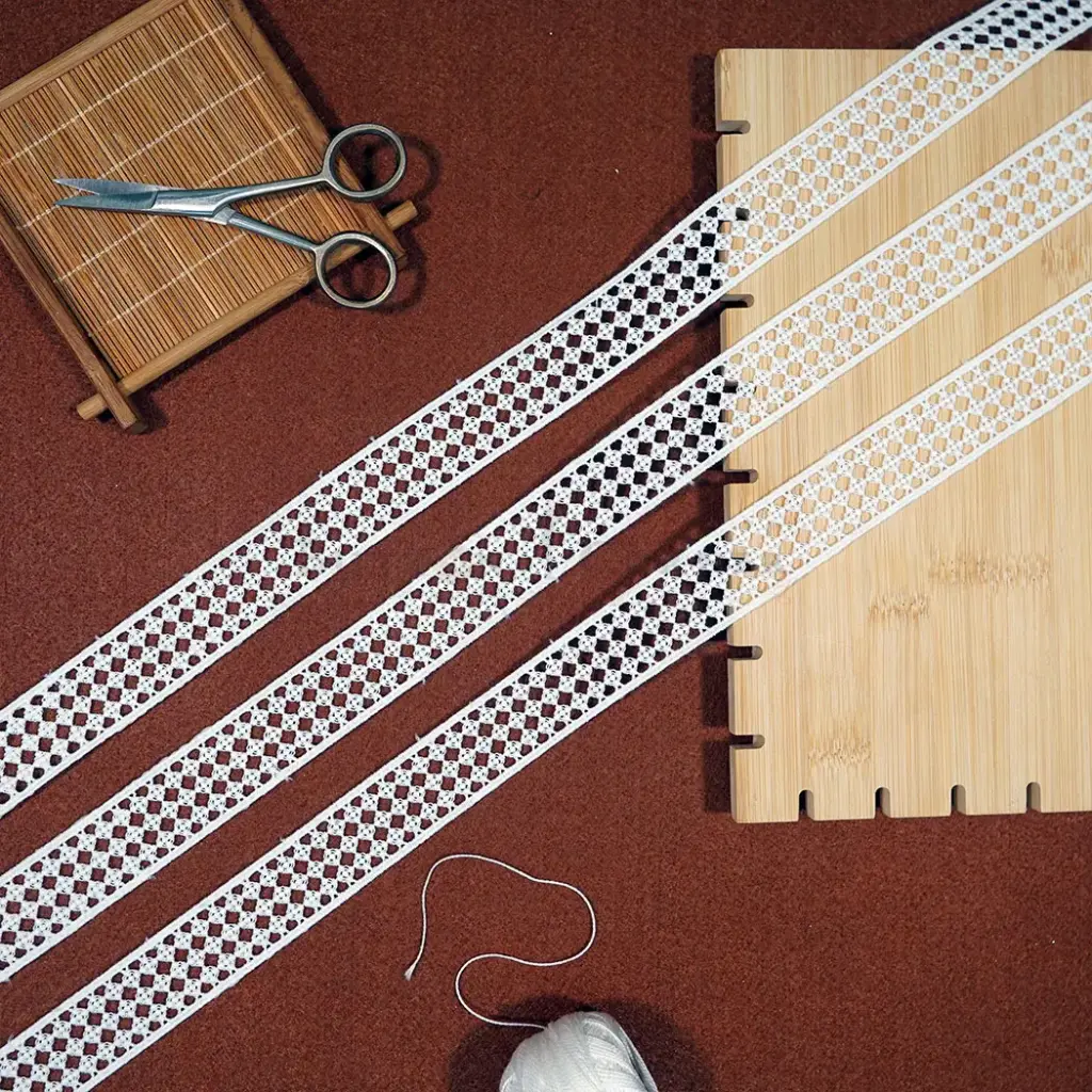 Double Side Border Shuttle Lace