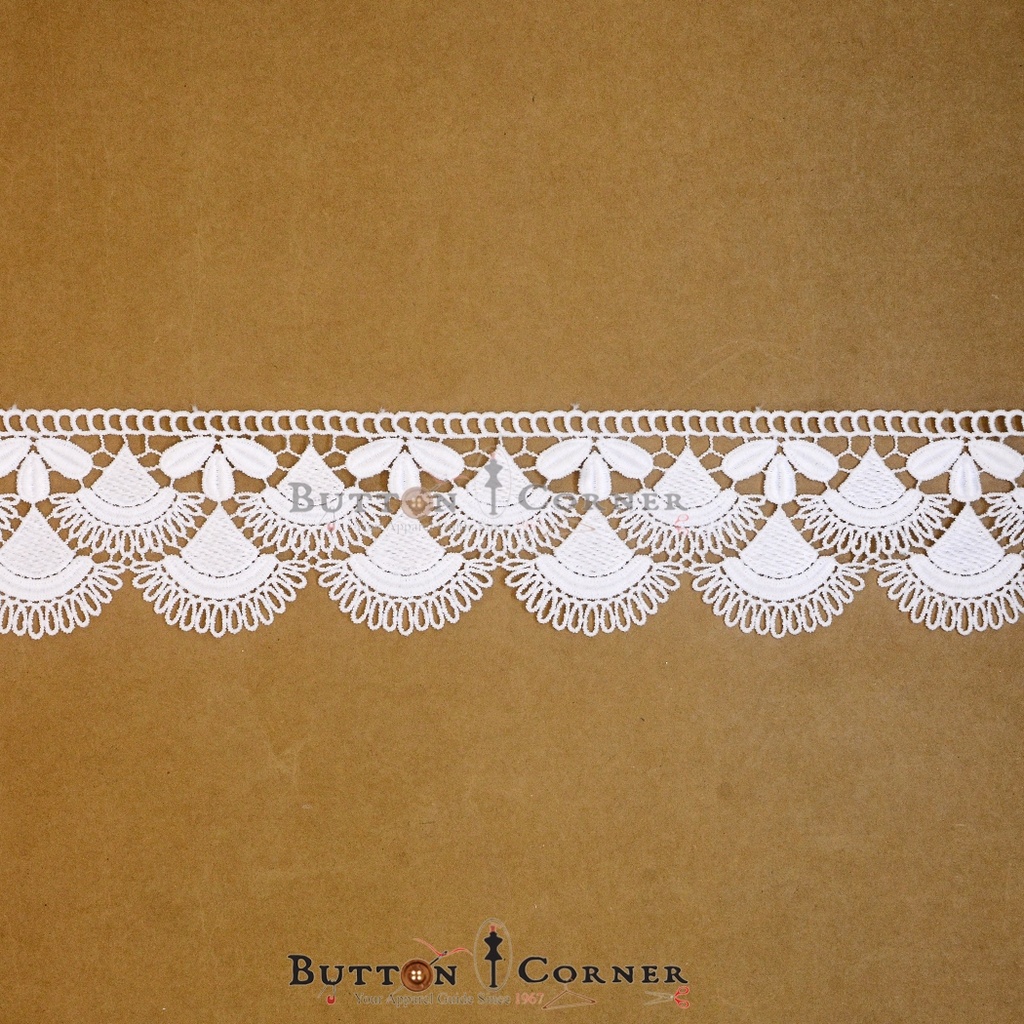 One Side Border Shuttle Lace