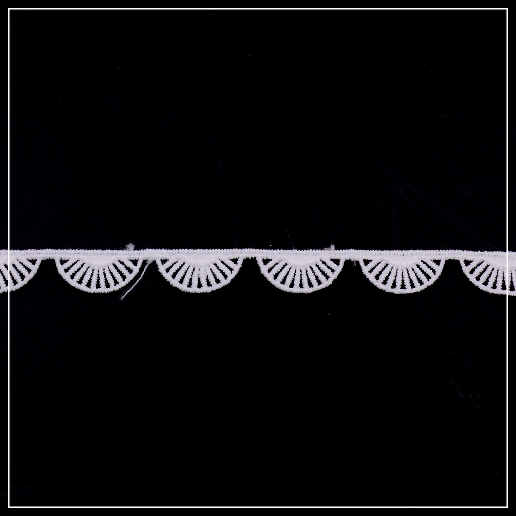 One Side Border Shuttle Lace