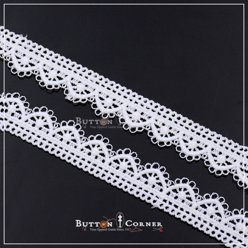 One Side Border Shuttle Lace