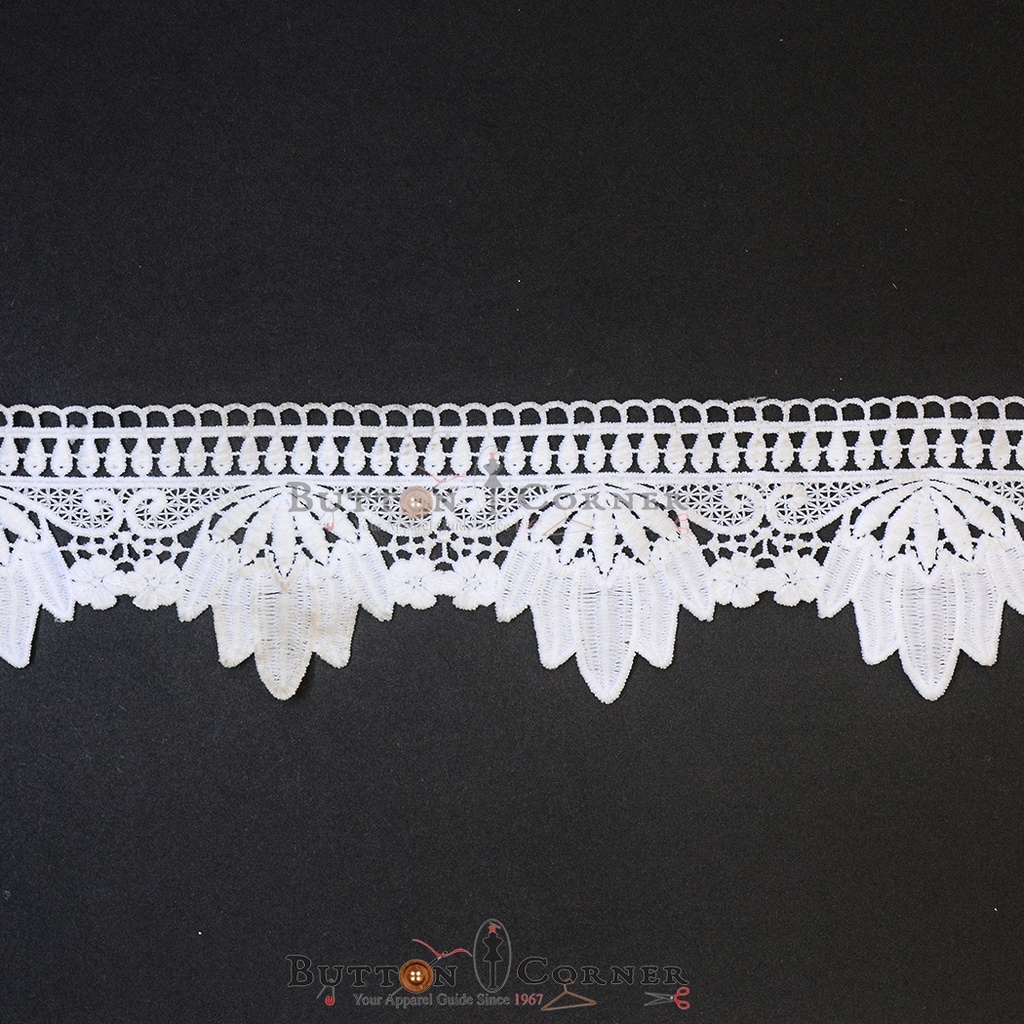 One Side Border Shuttle Lace