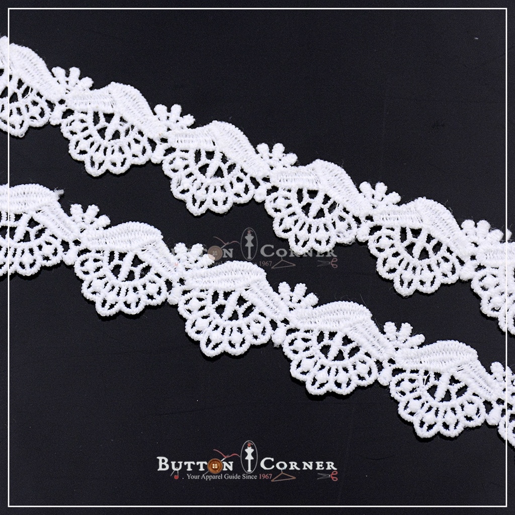 One Side Border Shuttle Lace