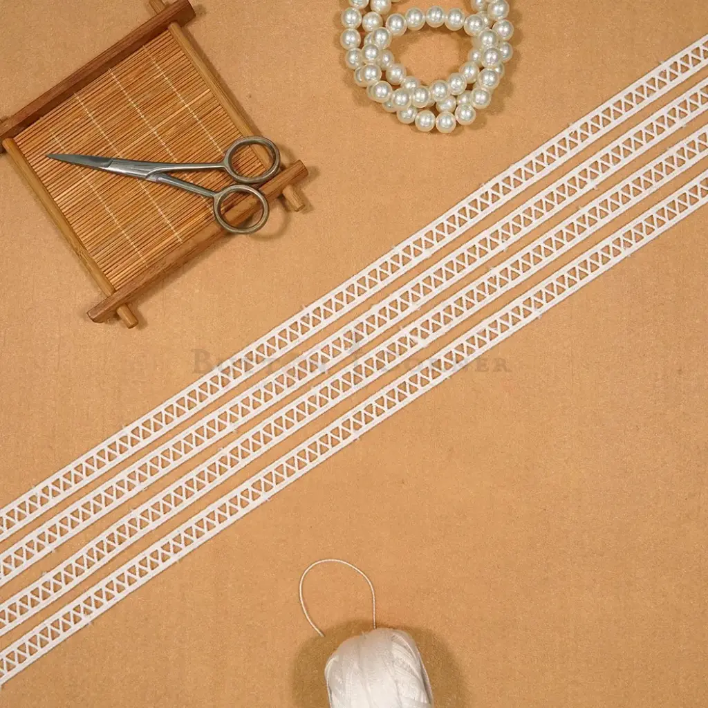 Double Side Borded Shuttle Lace