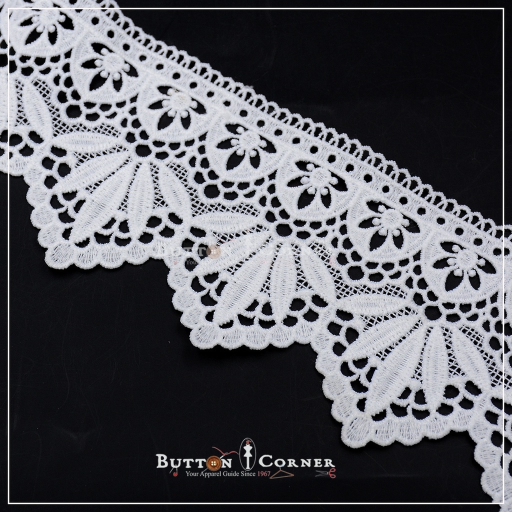 One Side Border Shuttle Lace